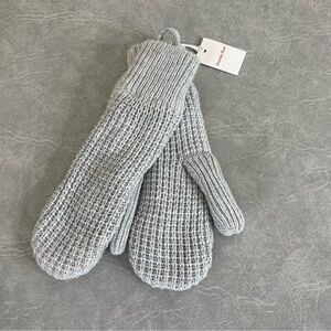 NEW Aritzia Sunday Best Light Gray Waffle Knit Mittens Ribbed Cuffs Fleece Lined